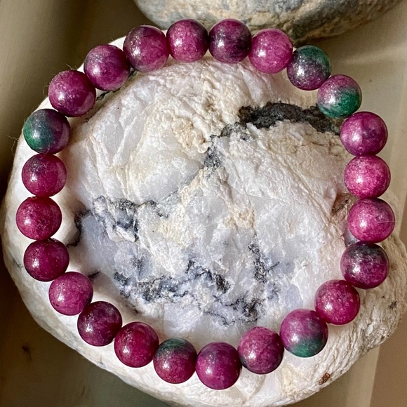 NWOT Genuine Ruby And Zoisite Gemstone Bracelet - Picture 2 of 15